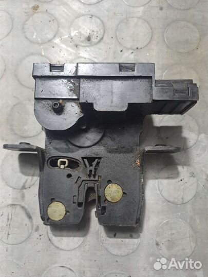 Замок крышки багажника Renault Laguna 2 2001г