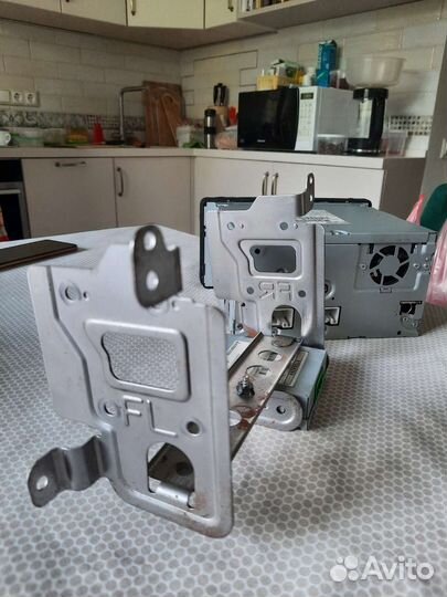 Штатное головное устройство Mitsubishi