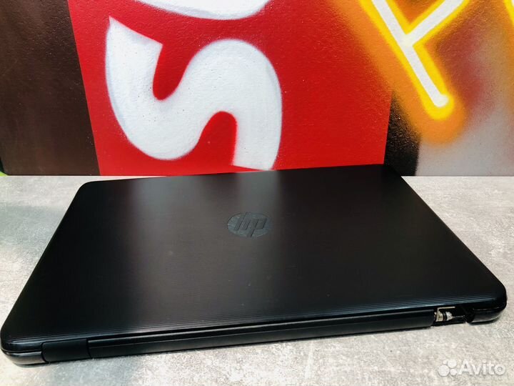 Hp 17/core i5/Radeon R5 M330/ram 8gb/ssd 240gb