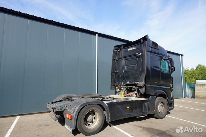 Pазбираем грузовик Mercedes-Benz Actros mpiv с 201