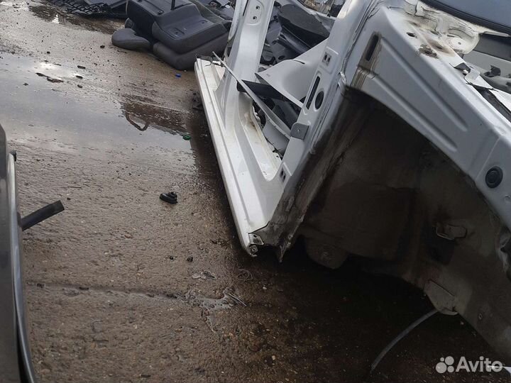 Порог правый Volkswagen Polo 5