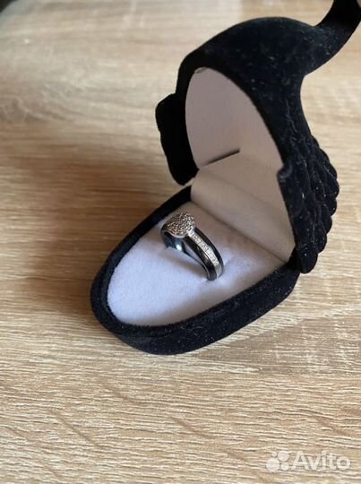 Кольцо женское