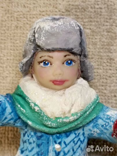 Ёлочная ватная игрушка девочка с шариком