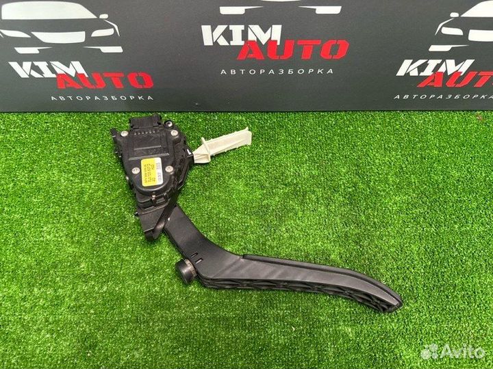 Педаль газа Audi Q7 4L 4.2 BAR 2007