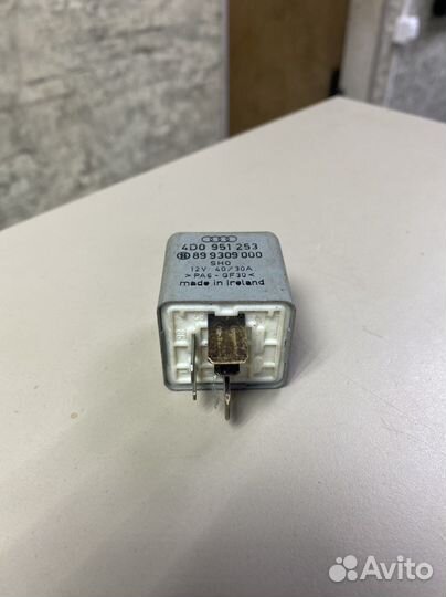 Реле топливного насоса 372 Ауди 100 А8 Д2 А6 С5