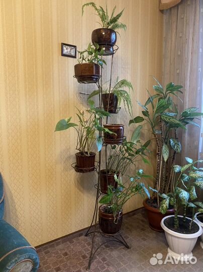 Подставка для цветов напольная