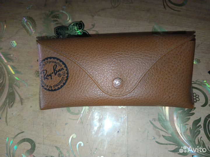 Солнцезащитные очки Ray Ban