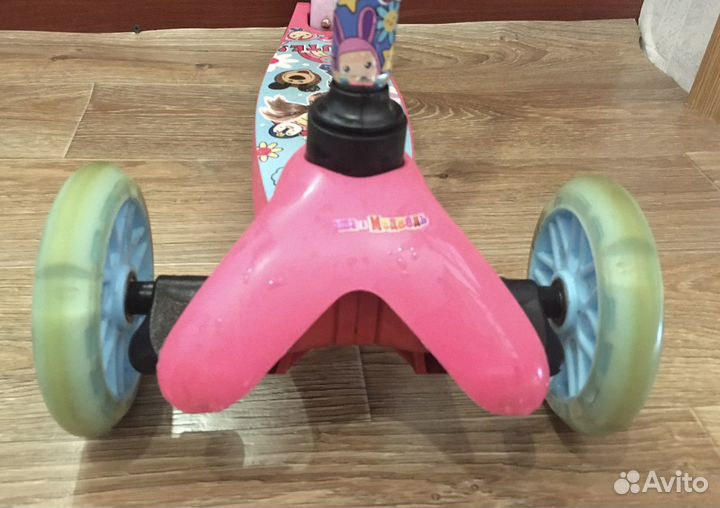 Самокат трехколесный