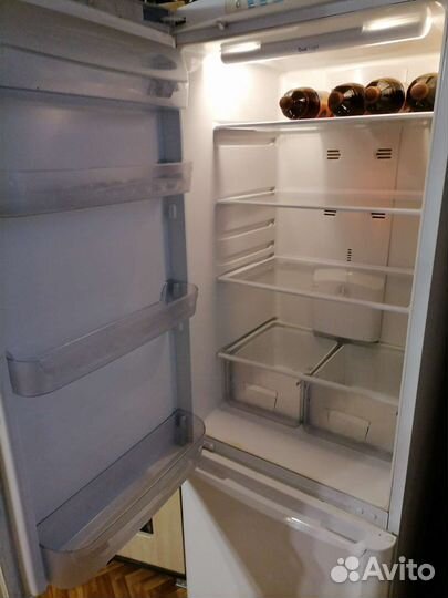 Холодильник бу indesit