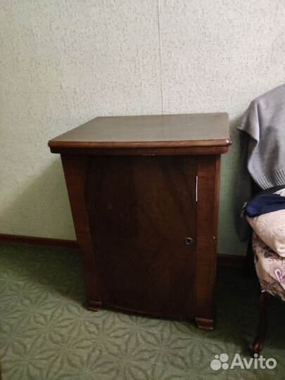 Швейная машина - тумба