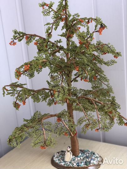 Дерево из бисера