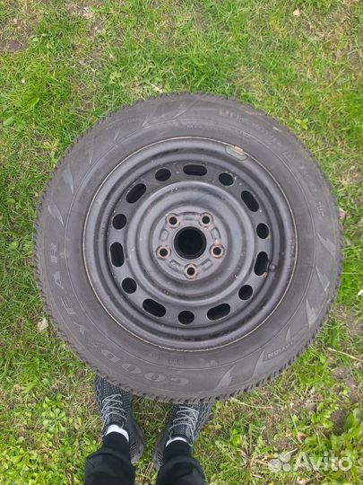 Goodyear UltraGrip 195/65 R15 91T