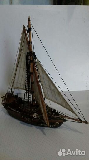 Старинная яхта