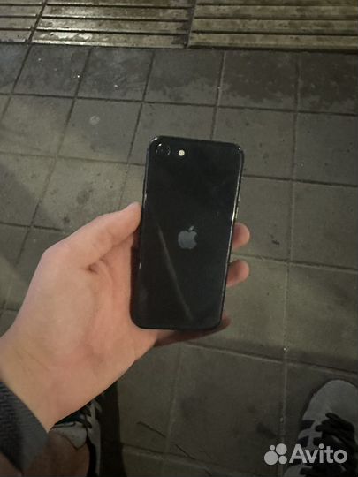 iPhone SE (2020), 64 ГБ