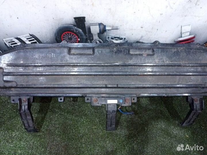 Усилитель бампеpa задний Kia Ceed 1.6 G4FJ 2015