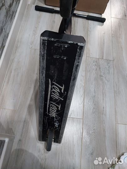 Трюковой самокат tech team б/у