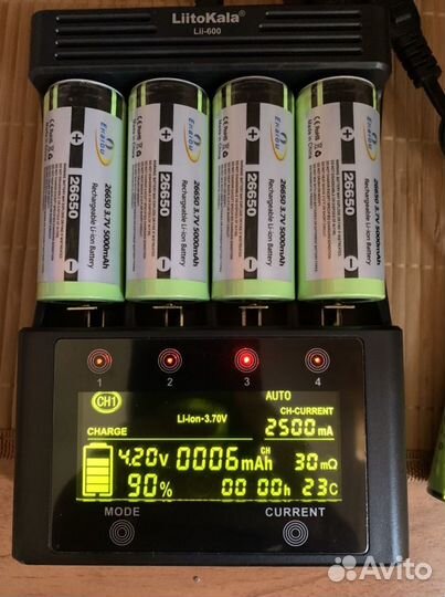 Зарядное устройство для аккумуляторов 18650 26650