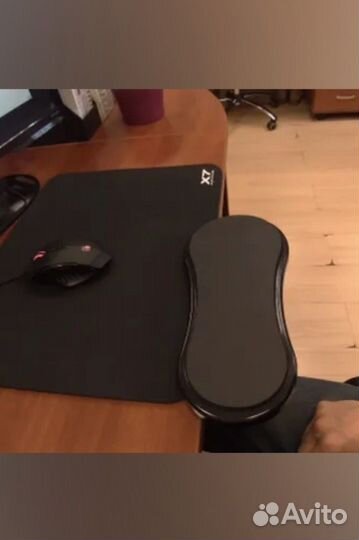 Подставка под руку на компьютерный стол