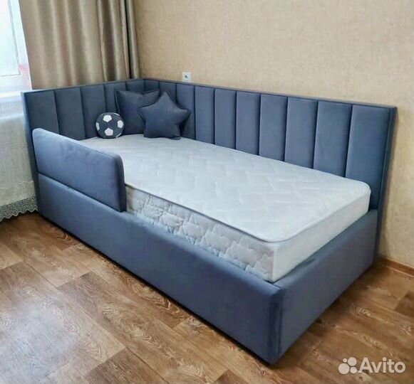 Кровать детская с подъемным механизмом