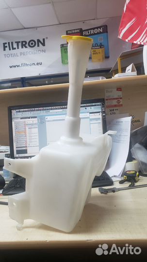 Бачок омывателя лобового стекла Almera N16 00-06