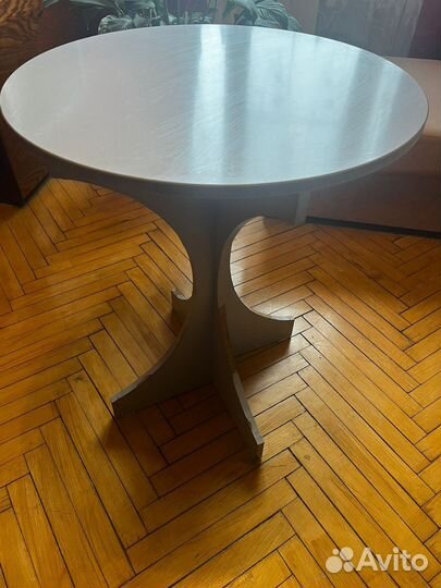 Стол круглый