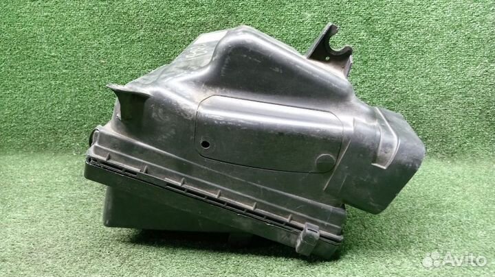 Корпус воздушного фильтра Infiniti Fx45