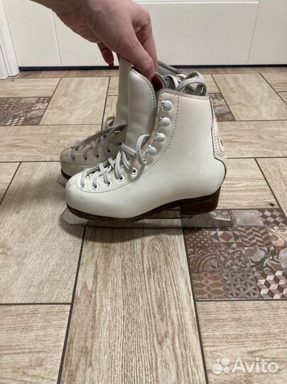 Коньки фигурные wifa 28 LL