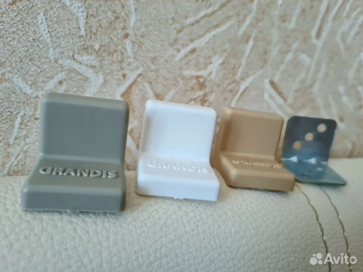 Мебельные уголки Grandis с крышкой