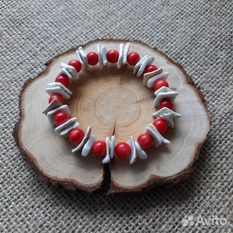 Браслет из камня. Коралл + ракушка