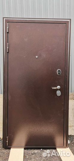 Дверь входная металлическая