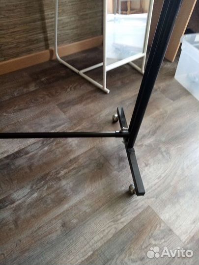 Стойки вешало для одежды напольное на колёсах