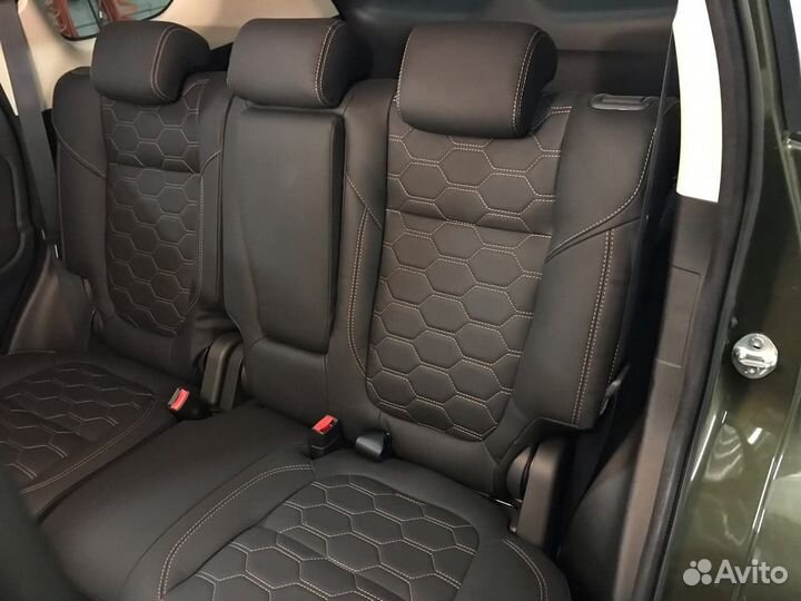 Чехлы на Mitsubishi Outlander 3 рестаилинг