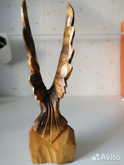 Статуэтка деревянная