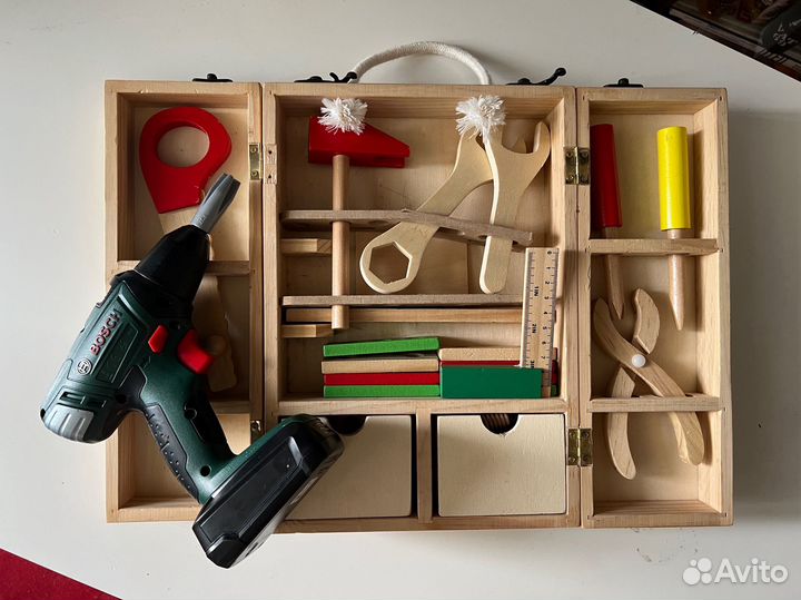 Деревянные инструменты плотника, дрель