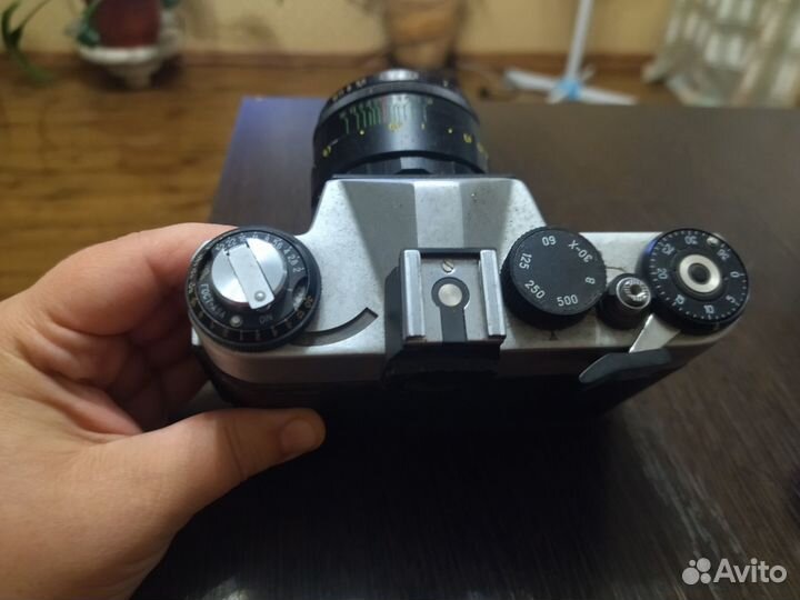 Пленочный фотоаппарат зенит