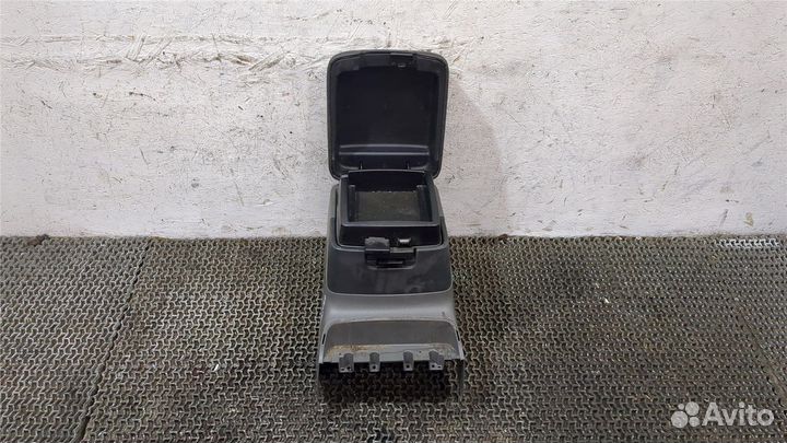 Консоль салона Mitsubishi Pajero / Montero, 2003