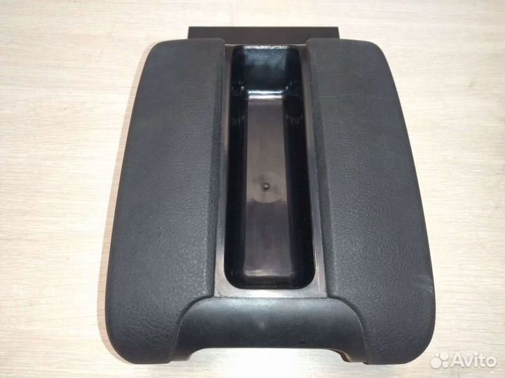Подлокотник черный бмв е39 из Японии