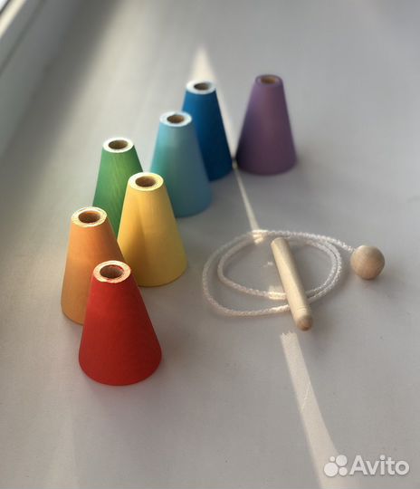 Шнуровка (игрушки Монтессори)