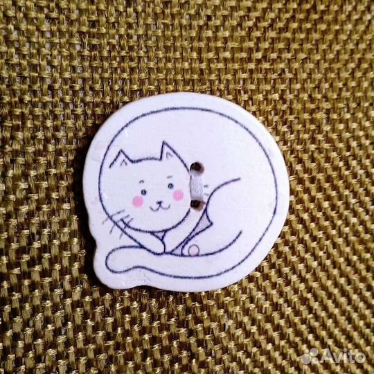 Значки деревянные Кот Добрососед академический