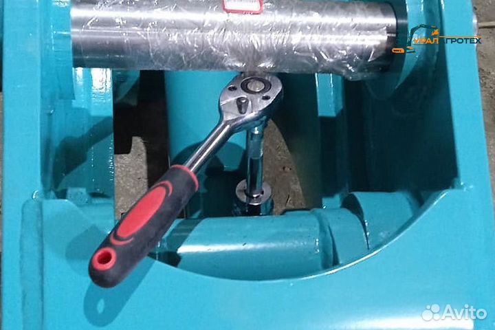 Быстросъём механический для экскаватора Сase CX130