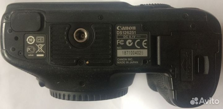 Продаю цифровой зеркальный фотоаппарат Canon EOS 7