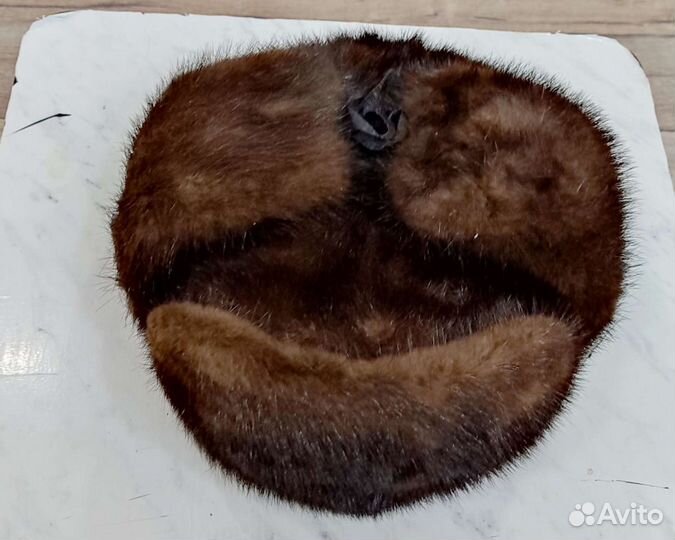 Норковые шапки и шкурки