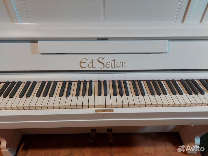 Ed Seiler белое пианино