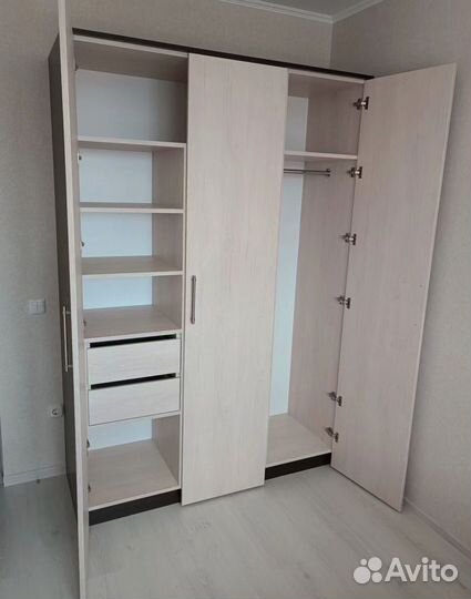 Распашной шкаф