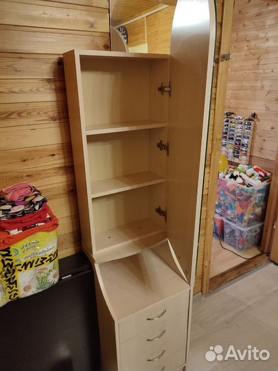 Трюмо с зеркалом