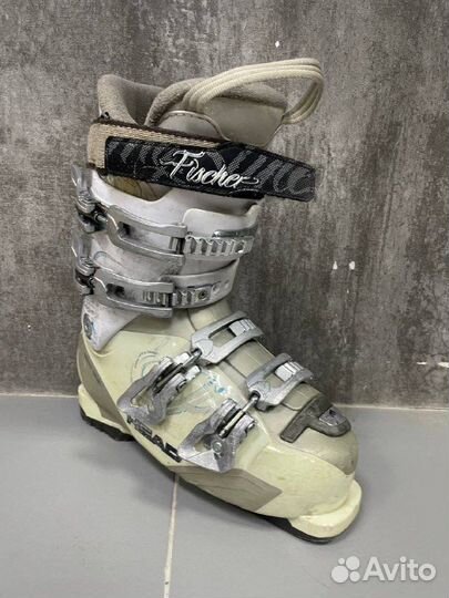 Горнолыжные ботинки