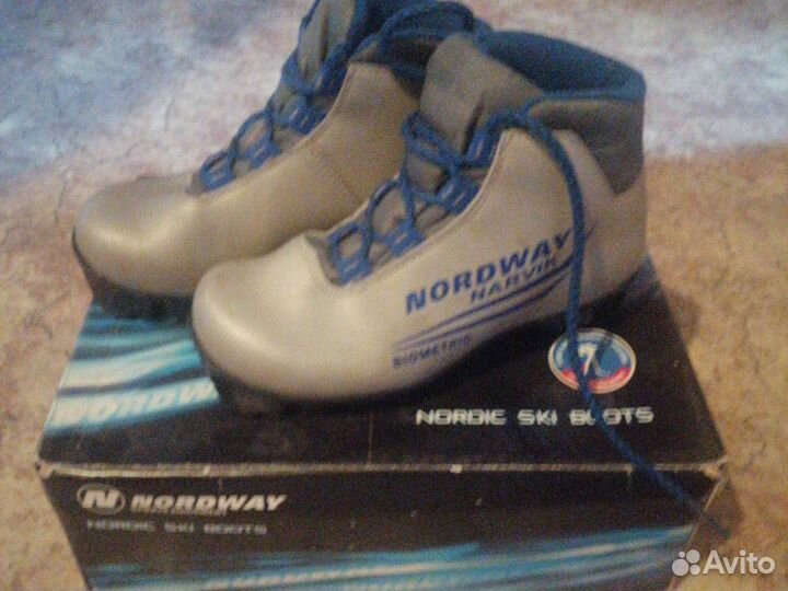 Лыжные ботинки