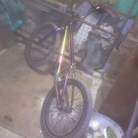 Продам трюковой велосипед BMX