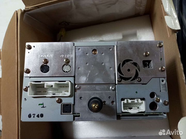 Магнитола Clarion B30G 66 DVD QX-6021T