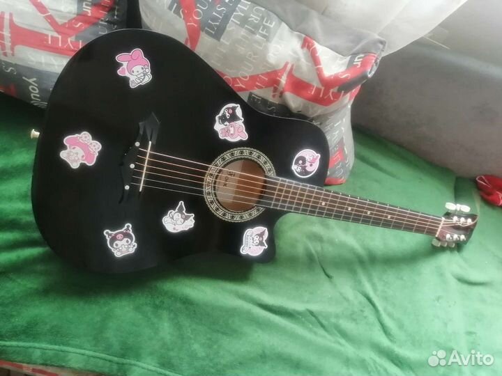 Акустическая гитара